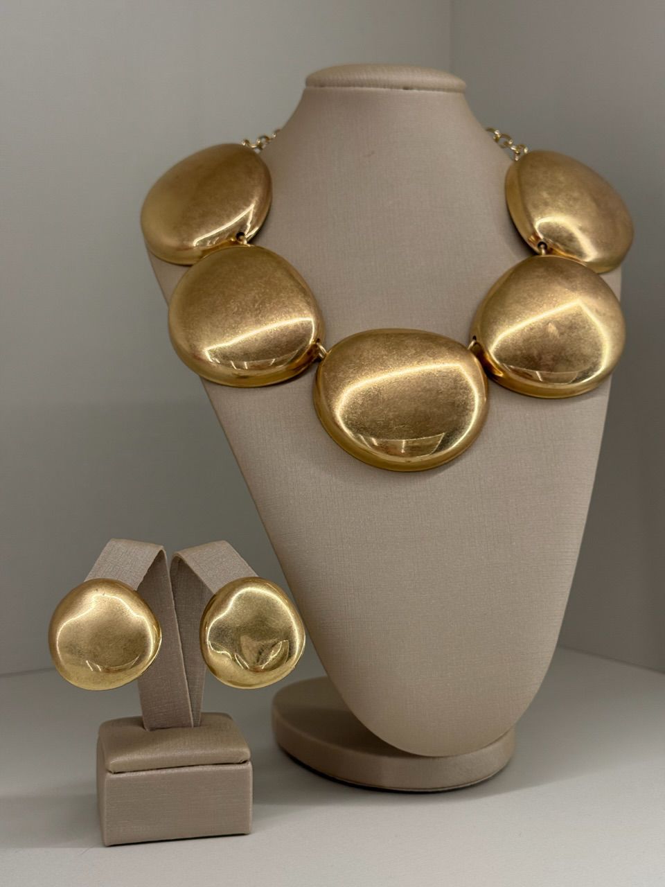 CONJUNTO LAILA COLAR BRINCO DOURADO