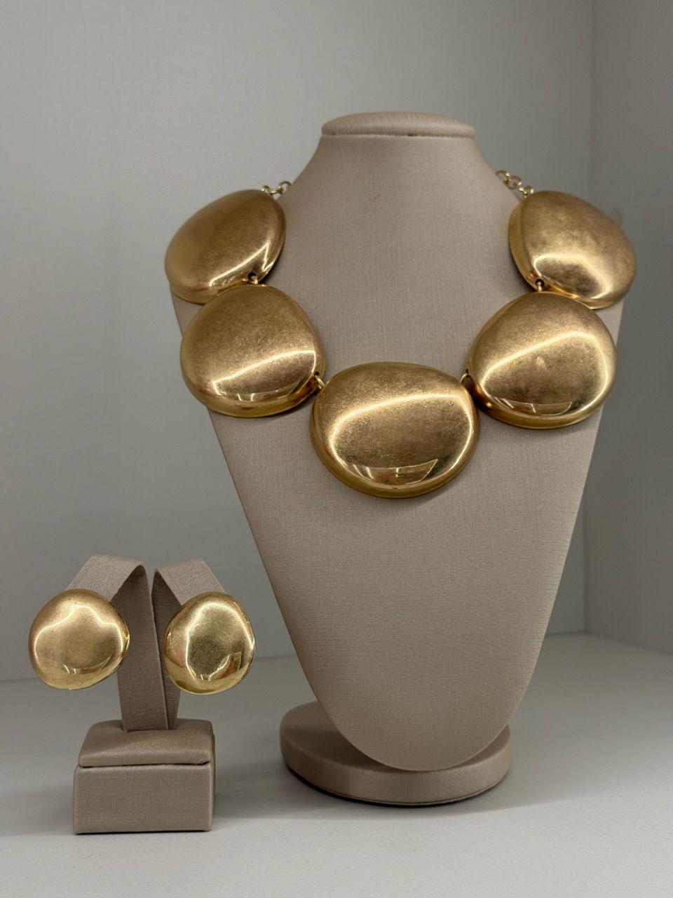 CONJUNTO LAILA COLAR BRINCO DOURADO