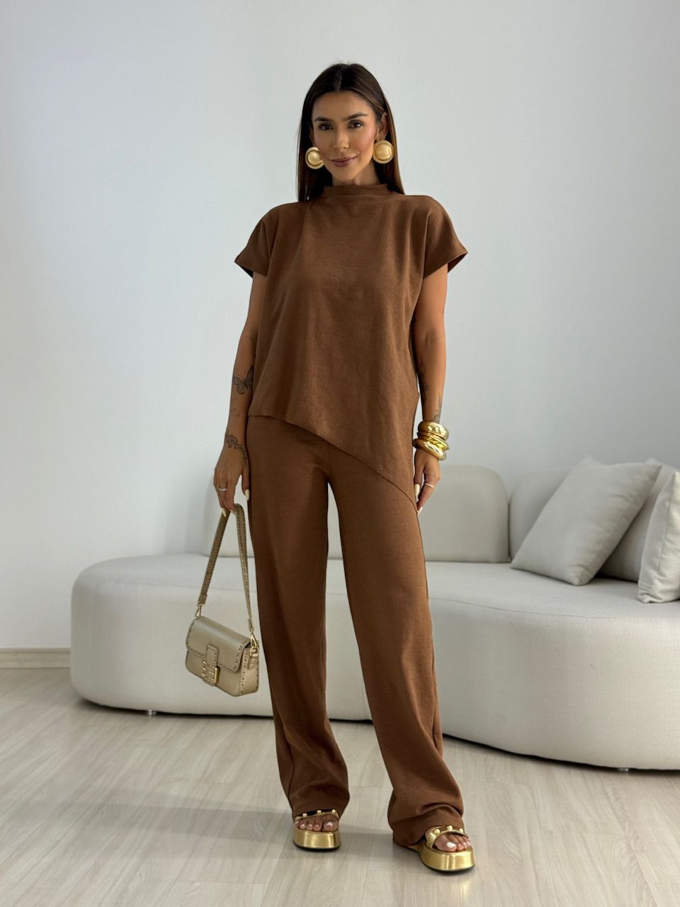 CONJUNTO CORALINE ASSIMÉTRICO MARROM - 0068850054 - CAROLLA FERRARO