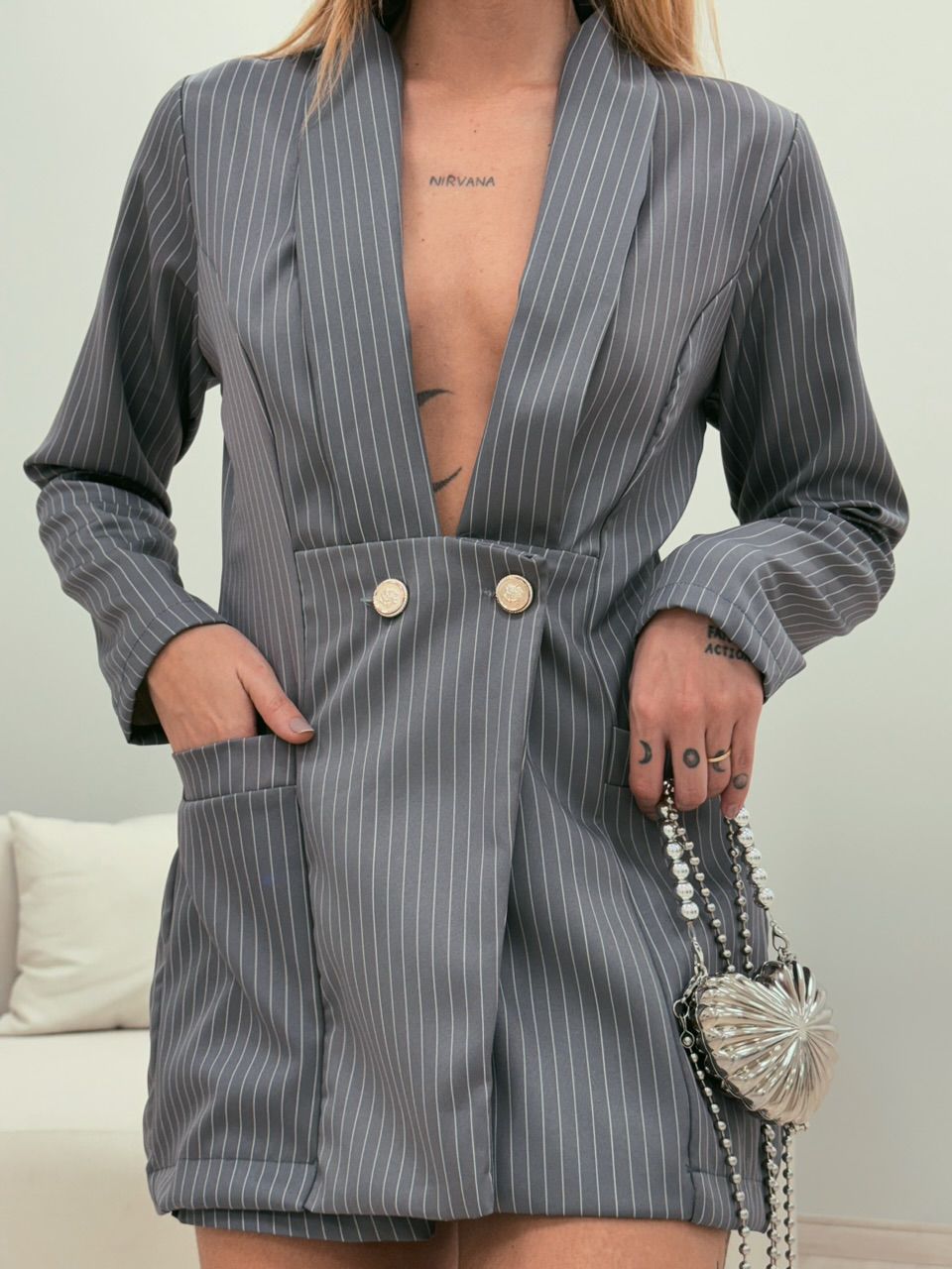 CONJUNTO ESTELA RISCA DE GIZ CINZA LISTRADO