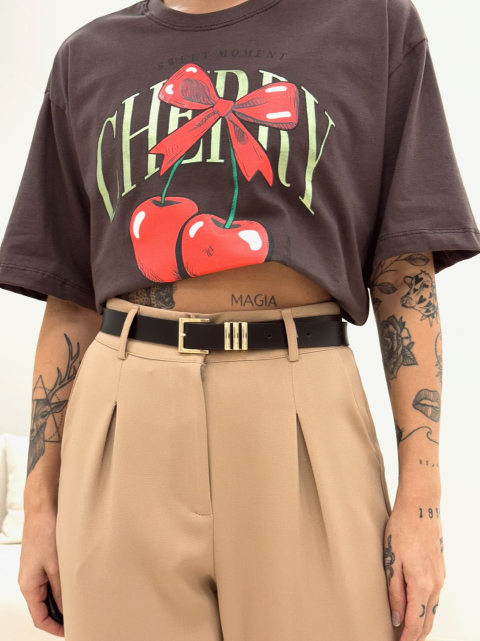 T-SHIRT OVER CEREJA MARROM