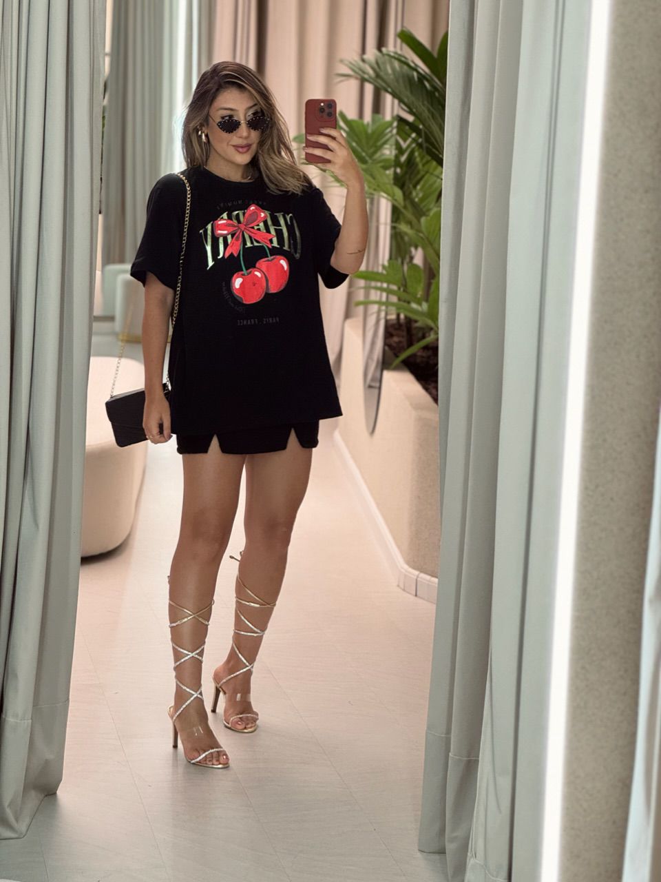 T-SHIRT OVER CEREJA PRETA