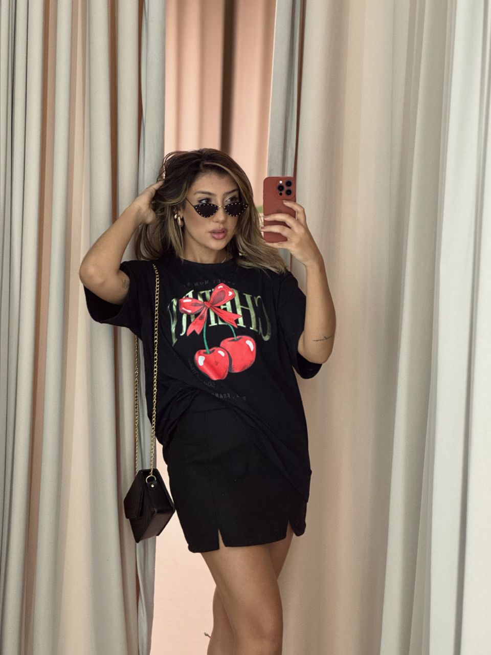 T-SHIRT OVER CEREJA PRETA