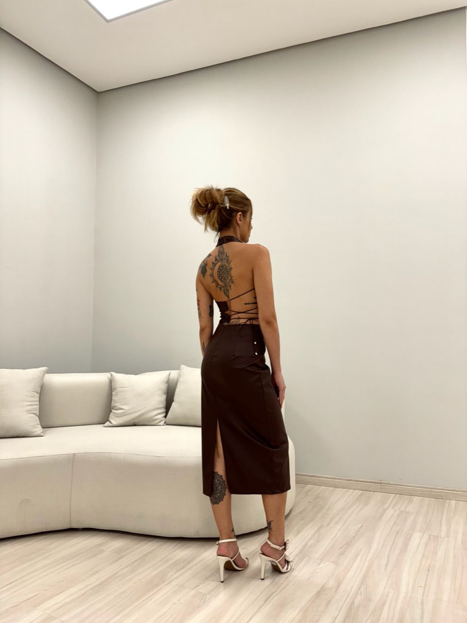 VESTIDO CLARISSE COURINO CAFÉ