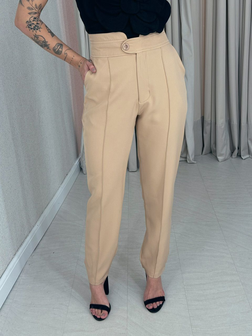 CALÇA SKINNY LETÍCIA BEGE - 0054230103 - CAROLLA FERRARO