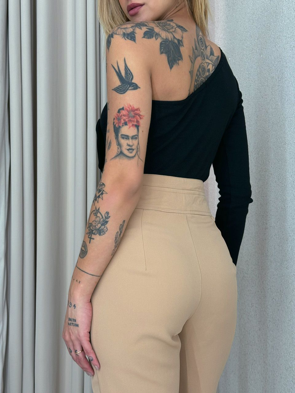 CALÇA SKINNY LETÍCIA BEGE