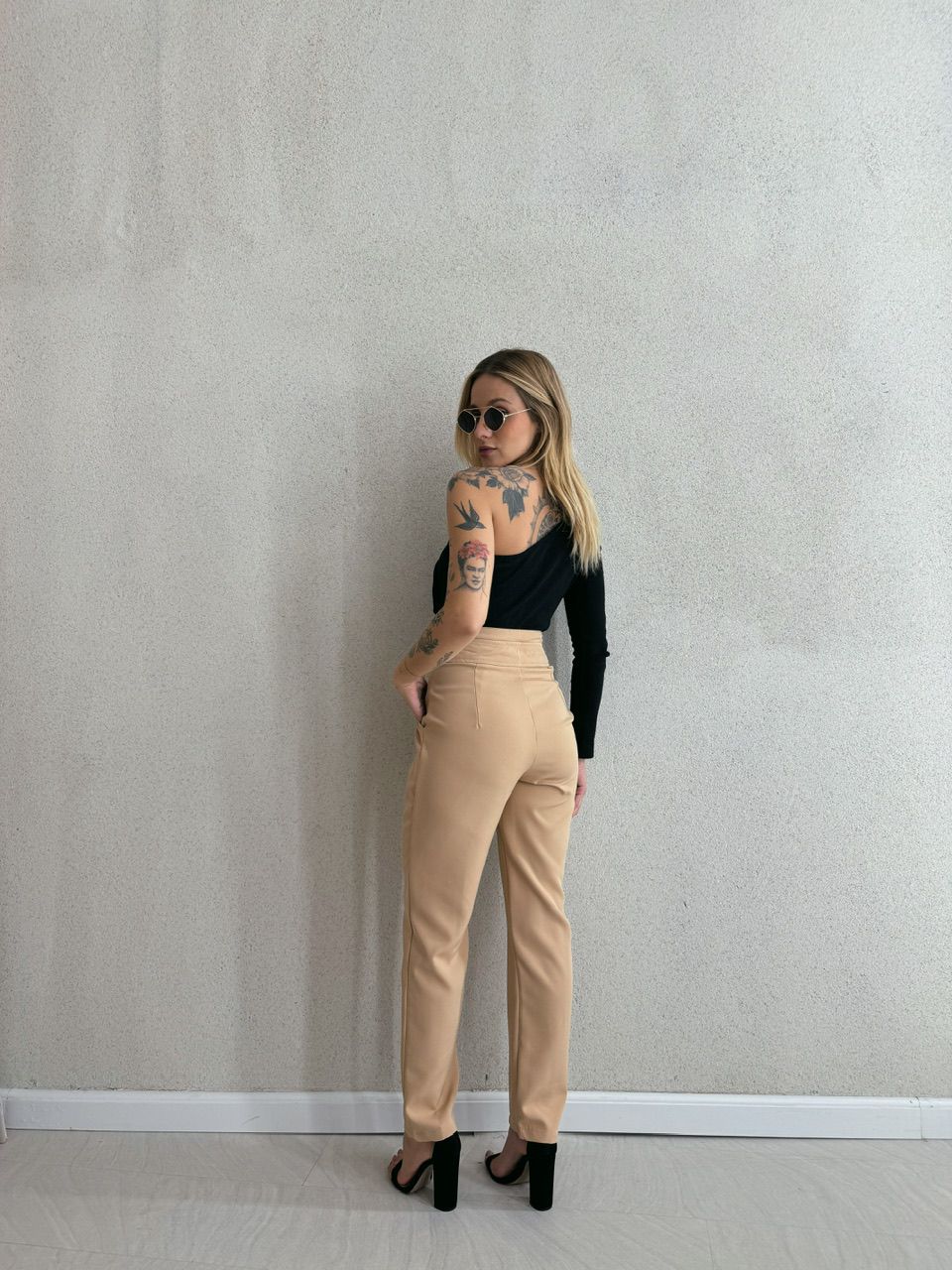CALÇA SKINNY LETÍCIA BEGE