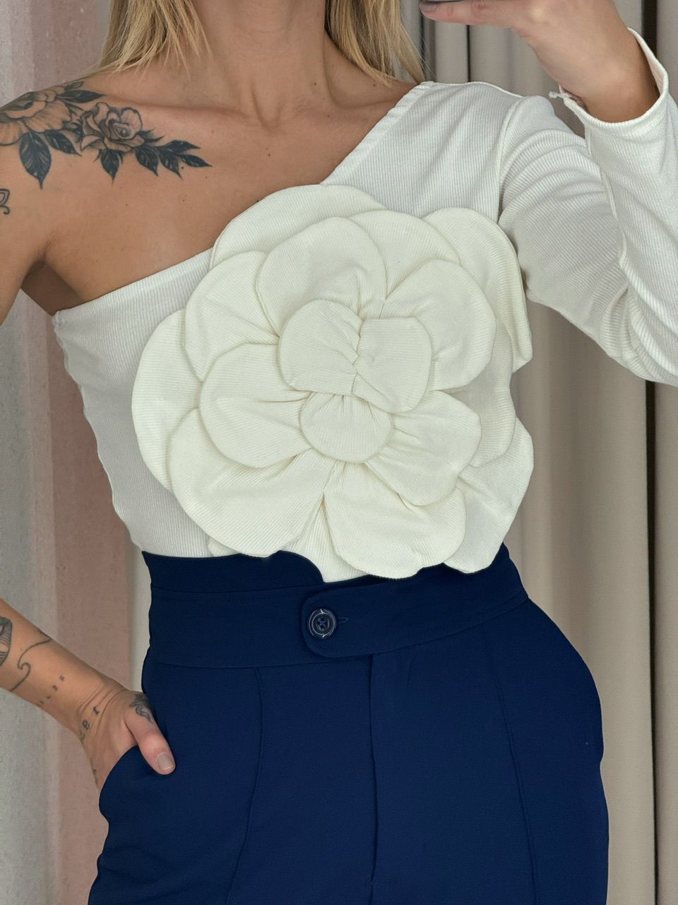 CROPPED FLOR NULA MANGA OFF