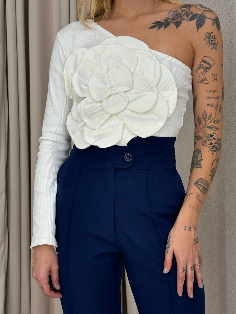 CROPPED FLOR NULA MANGA OFF