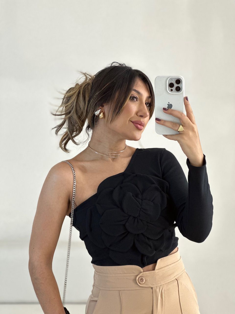 CROPPED FLOR NULA MANGA PRETO - 0054240032 - CAROLLA FERRARO