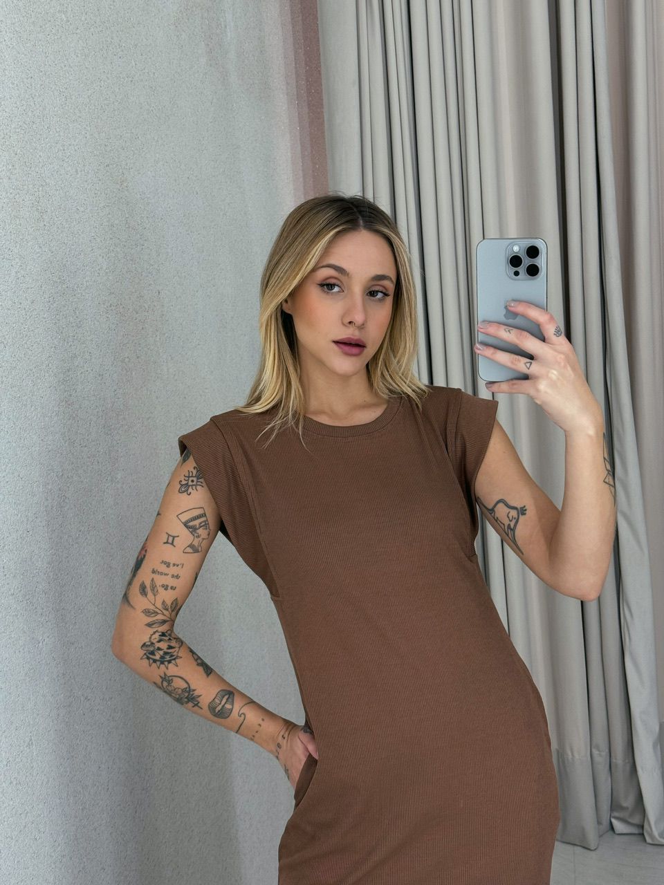 VESTIDO VIVI MUSCLE CANELADO CAQUI
