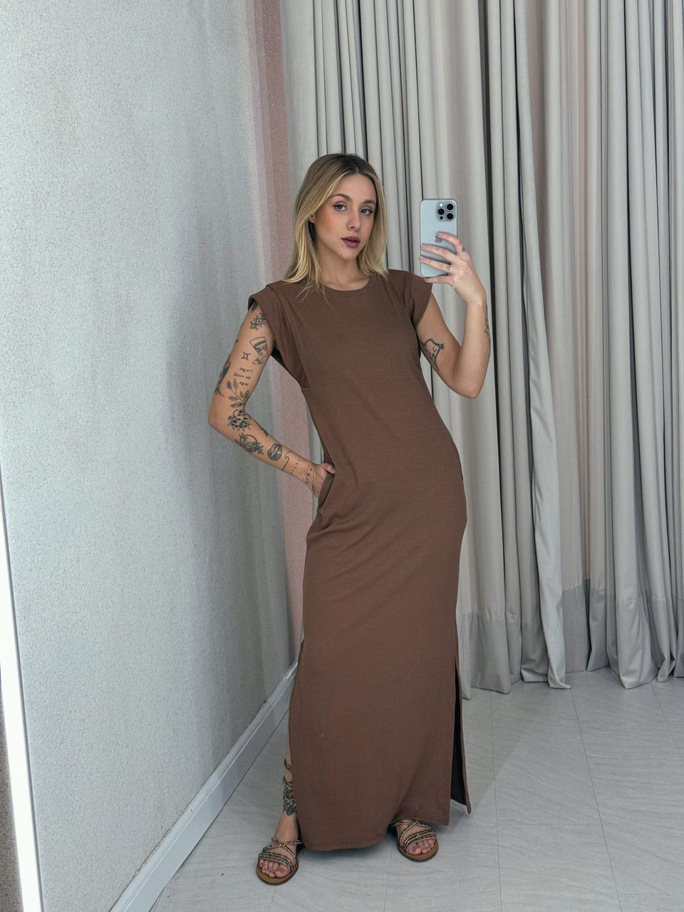 VESTIDO VIVI MUSCLE CANELADO CAQUI - 0051230096 - CAROLLA FERRARO