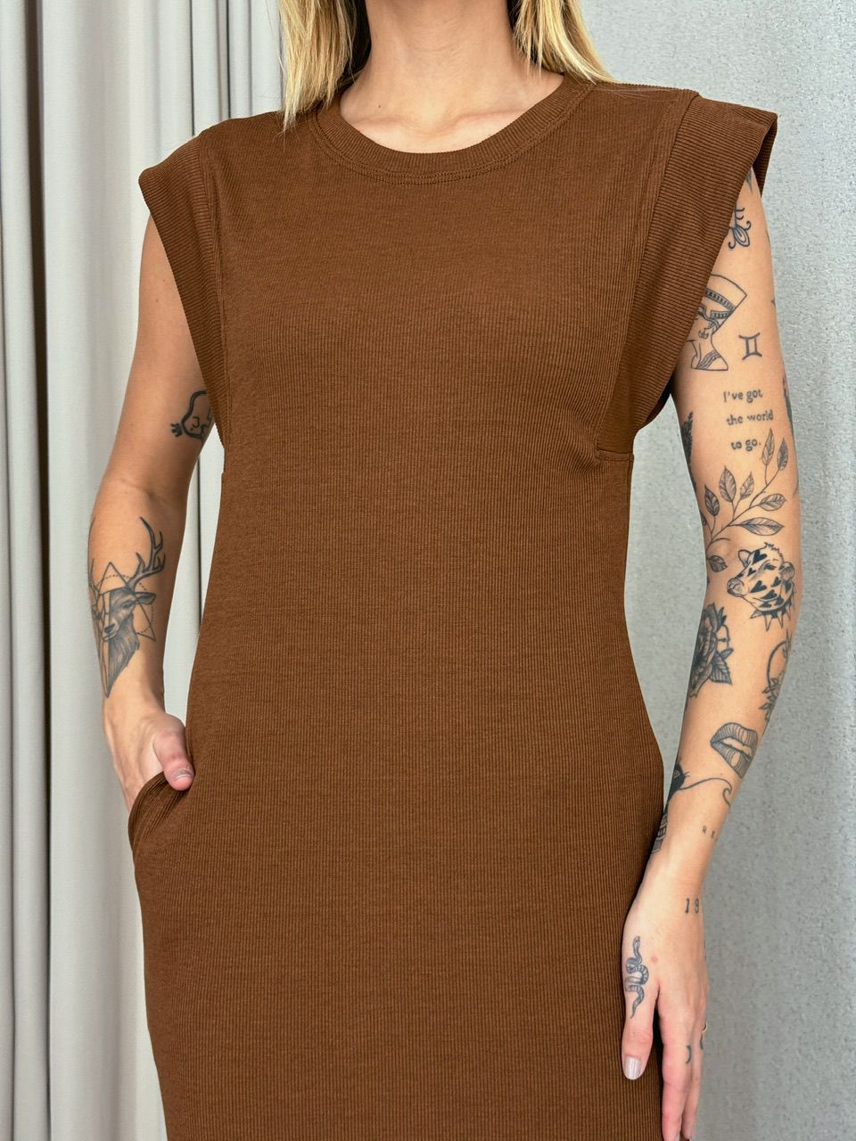 VESTIDO vivi muscle canelado Marrom