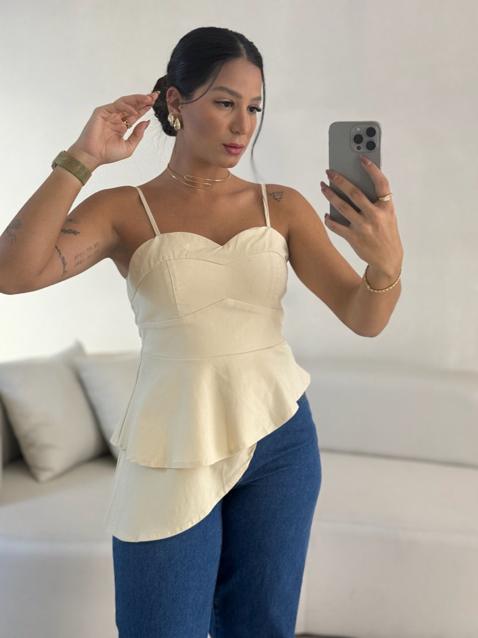 BLUSA EMANUELY ASSIMÉTRICA MARFIM - 0055450056 - CAROLLA FERRARO