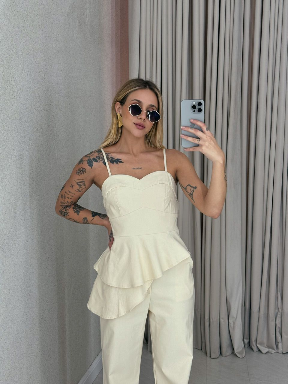 BLUSA EMANUELY ASSIMÉTRICA MARFIM