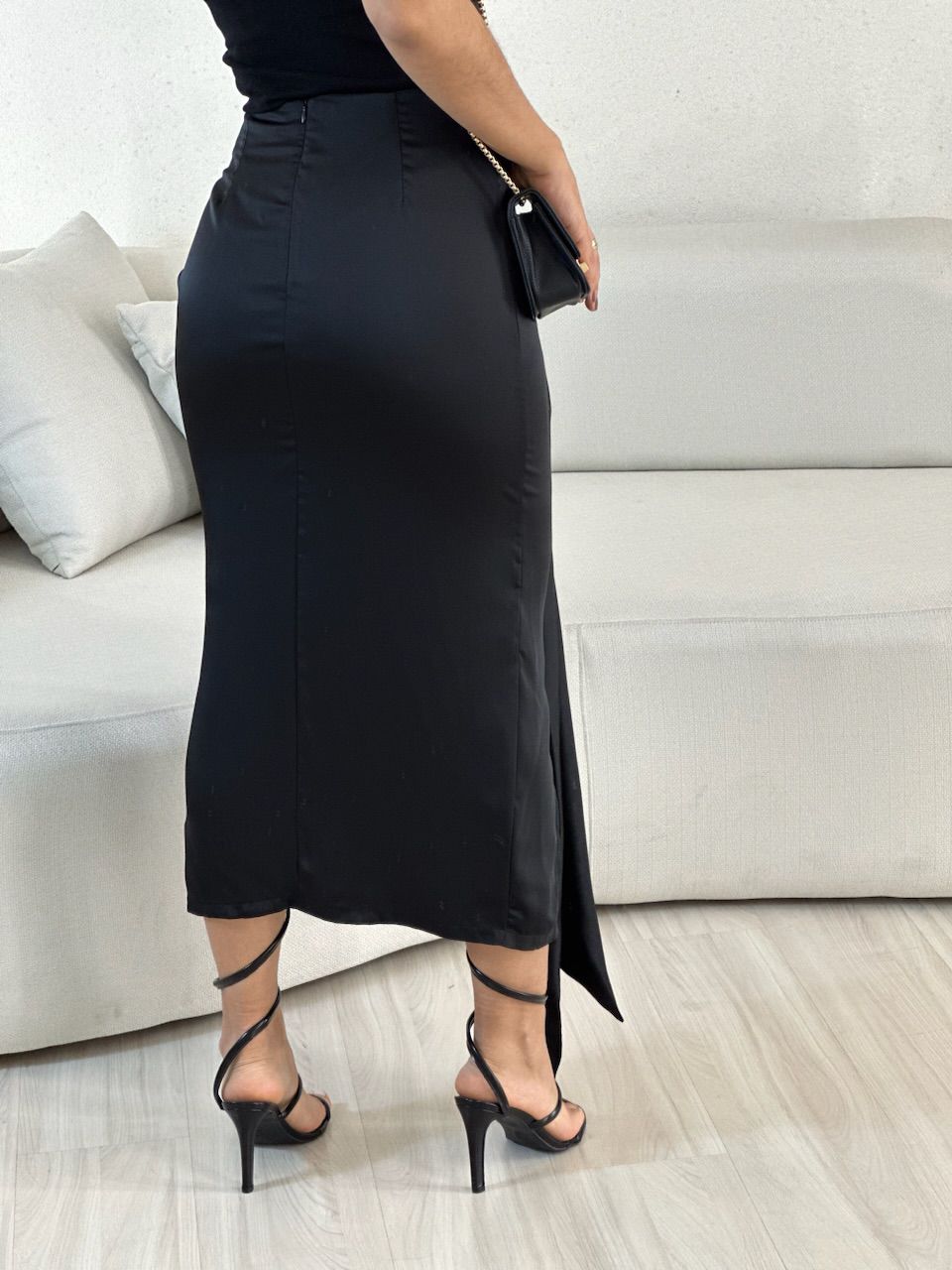 SAIA MARIAH ACETINADA AMARRAÇÃO PRETA