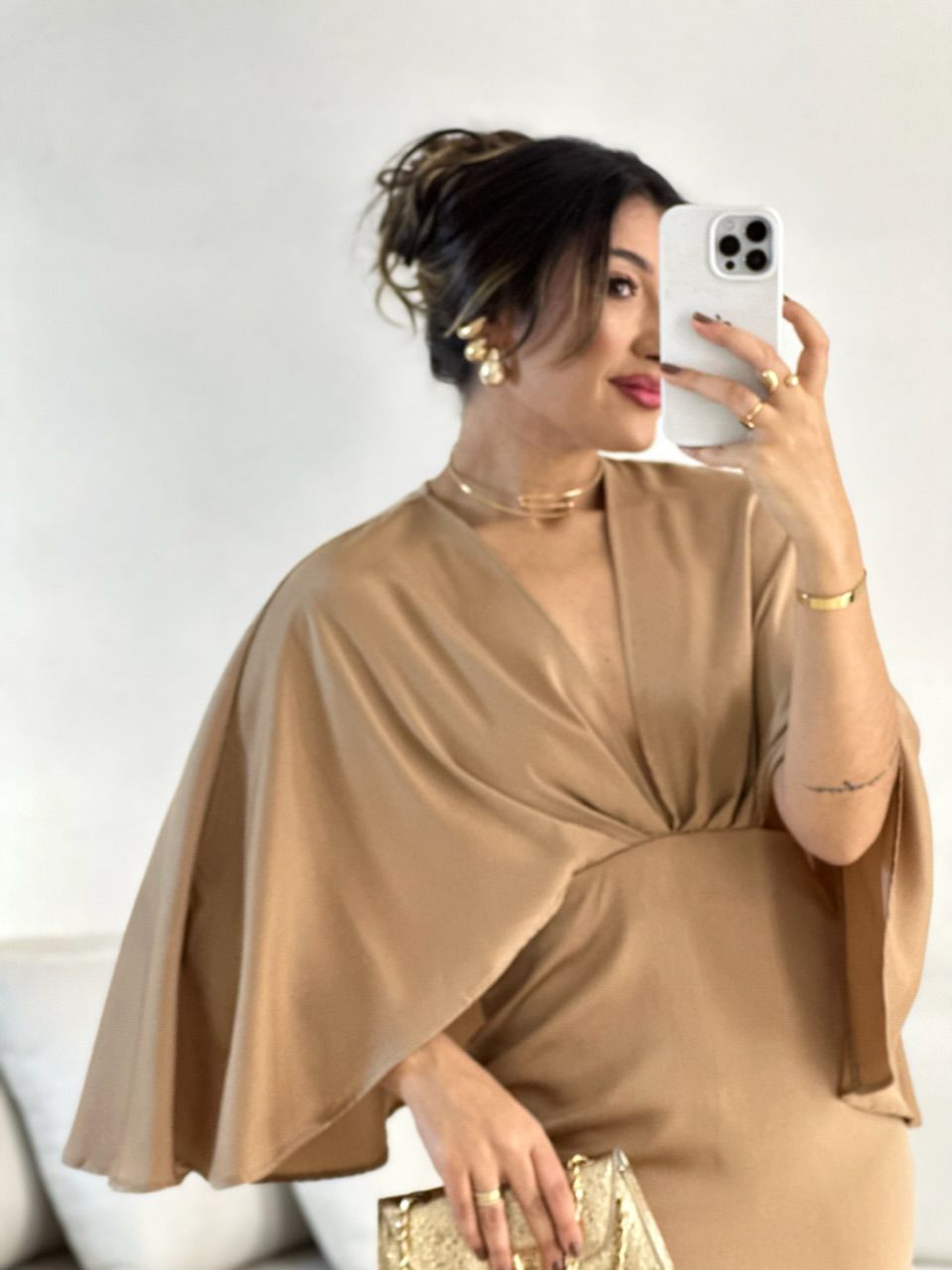 VESTIDO CURTO CAPA NUDE