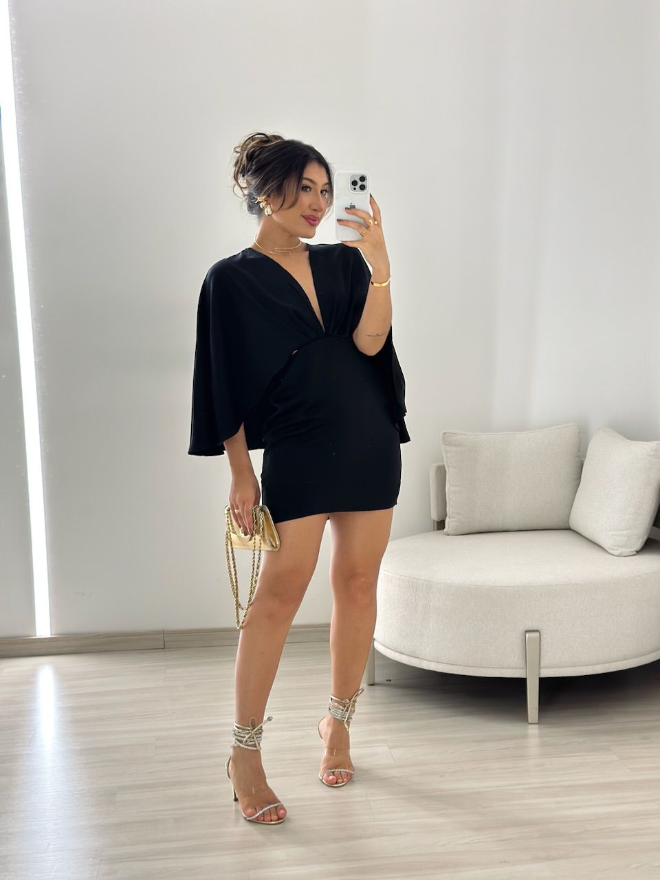 VESTIDO CURTO CAPA PRETO - 0055410032 - CAROLLA FERRARO