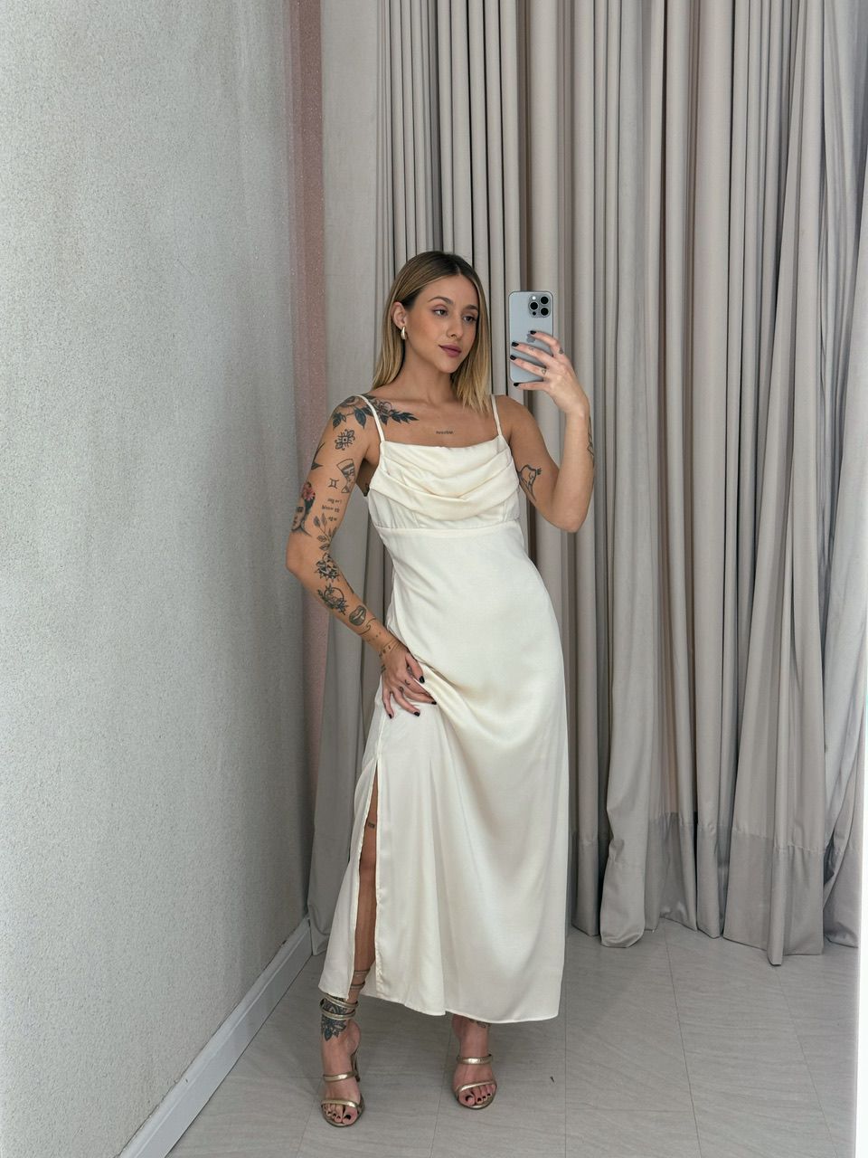 VESTIDO ISA MIDI ACETINADO MARFIM