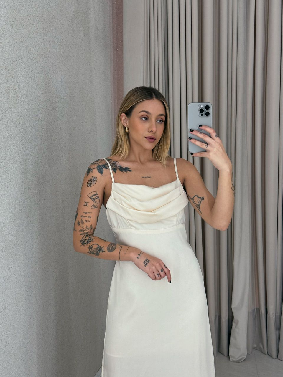 VESTIDO ISA MIDI ACETINADO MARFIM