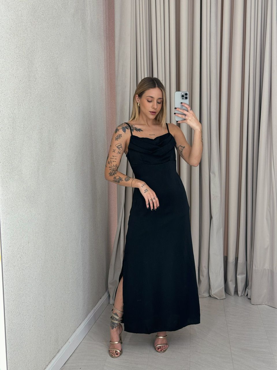 VESTIDO ISA MIDI ACETINADO PRETO