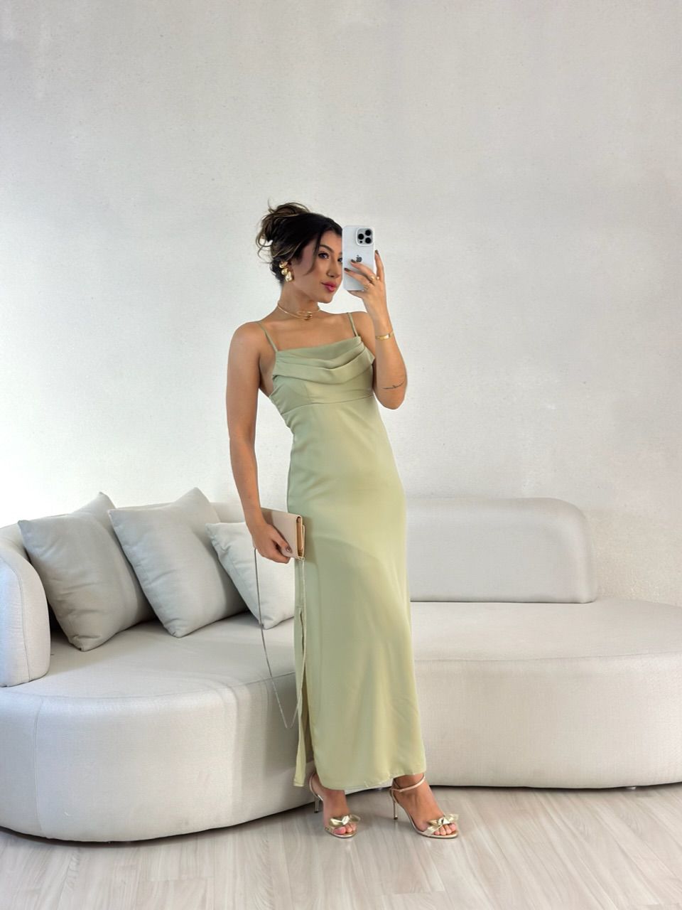 VESTIDO ISA MIDI ACETINADO VERDE - 0055460014 - CAROLLA FERRARO