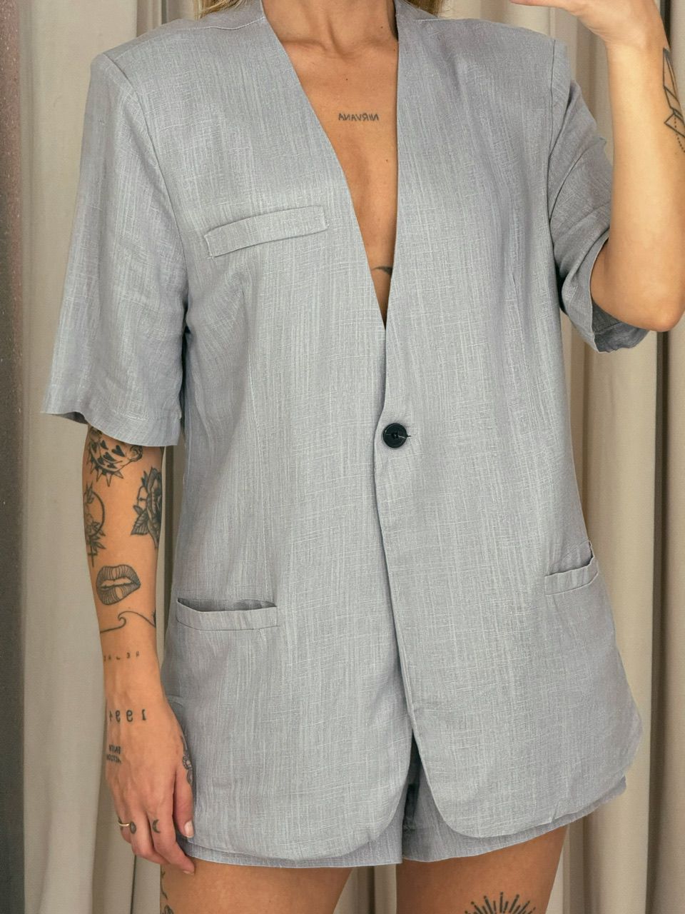 CONJUNTO KAUANY. Short Cinza