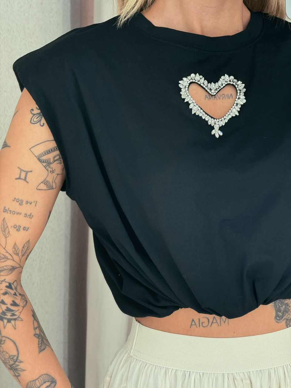 CROPPED CORAÇÃO VAZADO PRETO