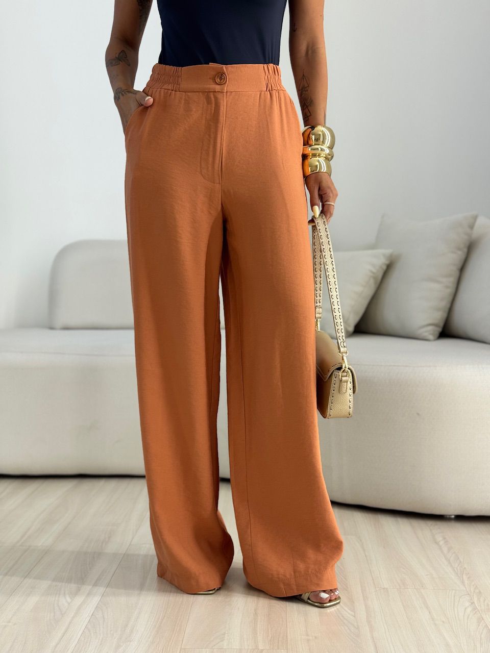 CALÇA JULLY ELÁSTICO CARAMELO - 0069240095 - CAROLLA FERRARO