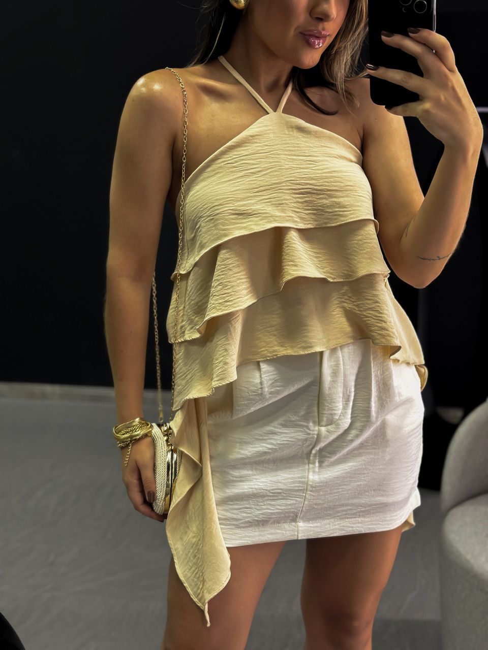 BLUSA ISA BABADO FRENTE ÚNICA NUDE