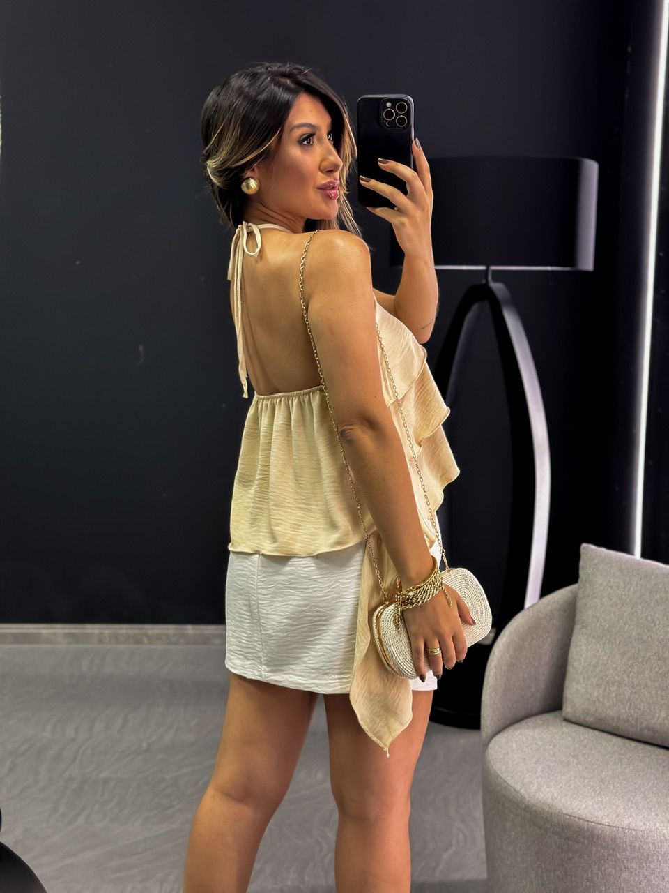 BLUSA ISA BABADO FRENTE ÚNICA NUDE