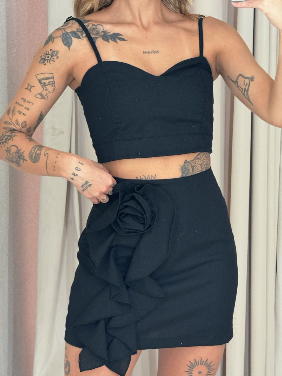 CONJUNTO ELOÁ SAIA FLOR PRETO