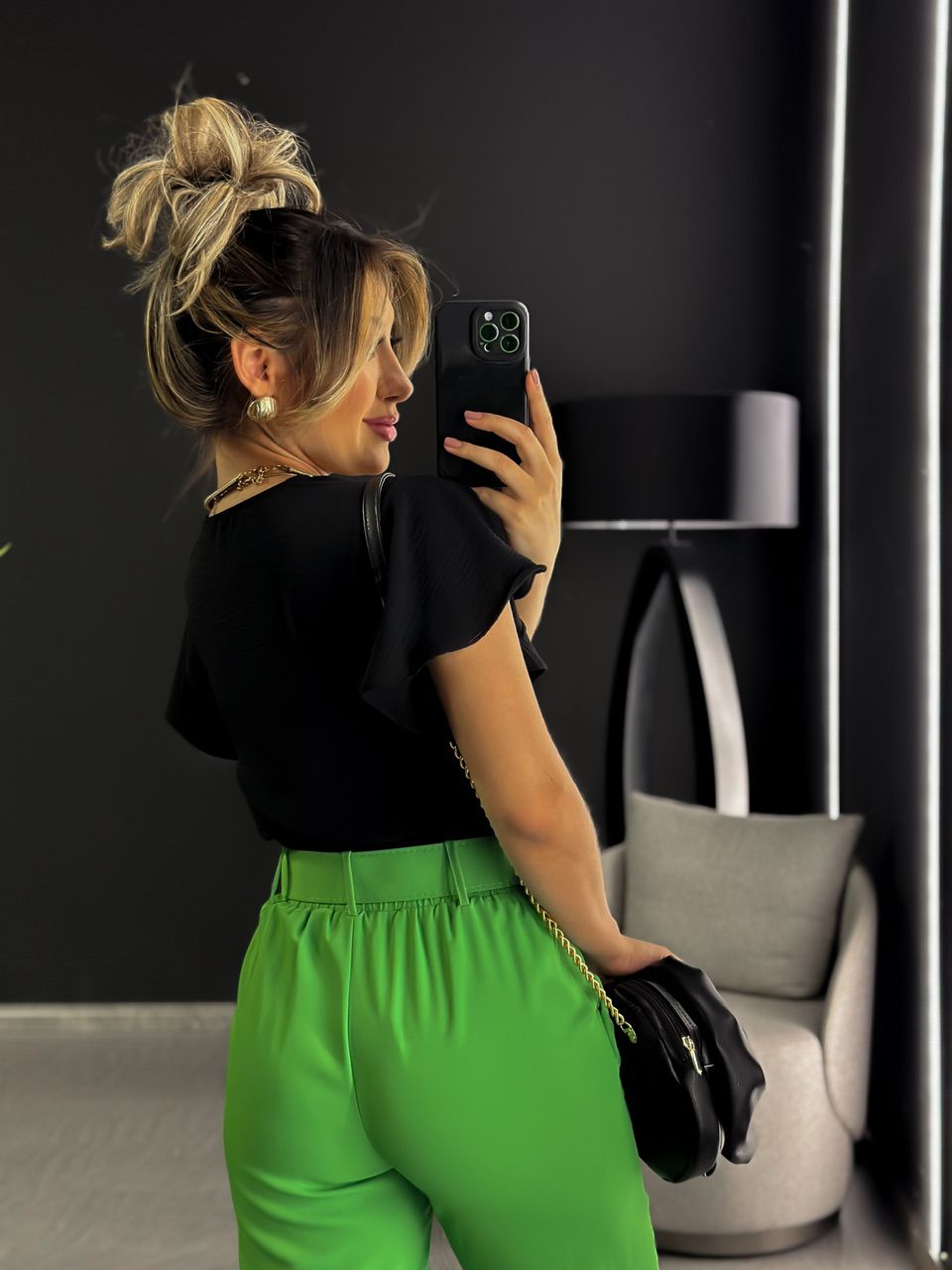 BLUSA ANTONELLA DECOTE PRETA