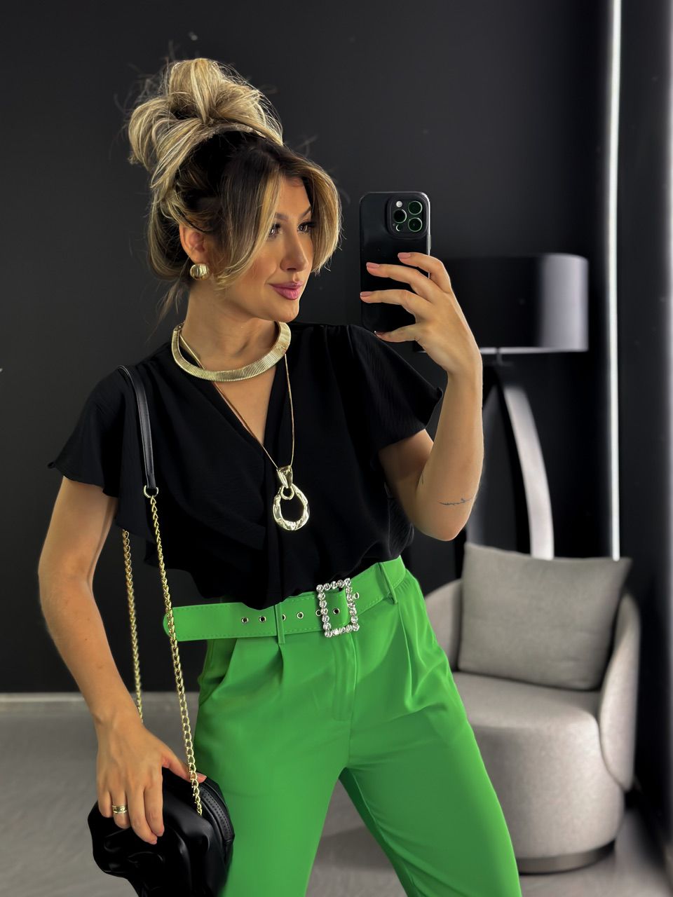 BLUSA ANTONELLA DECOTE PRETA