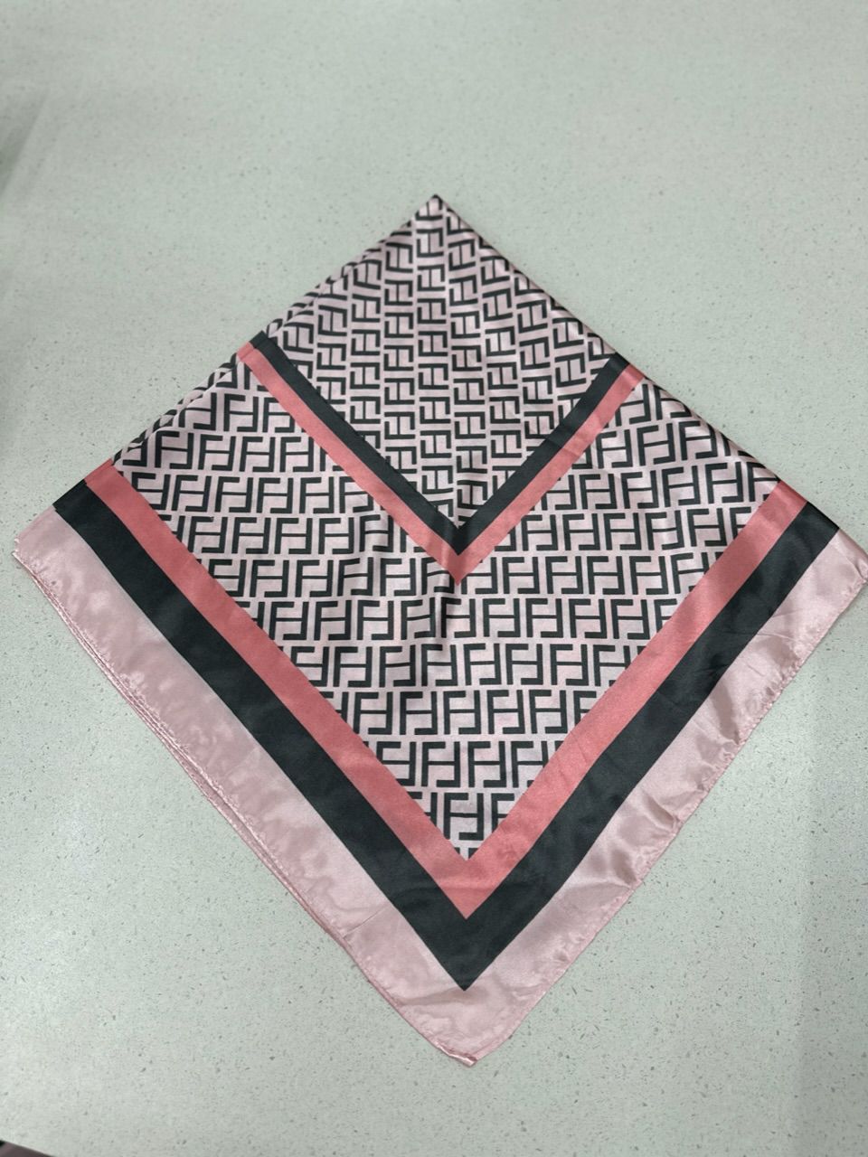 LENÇO CLÉO ROSA CLARO