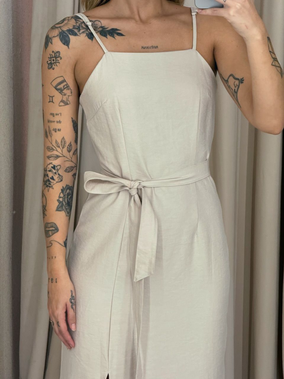 VESTIDO LUÍSE FENDA AREIA