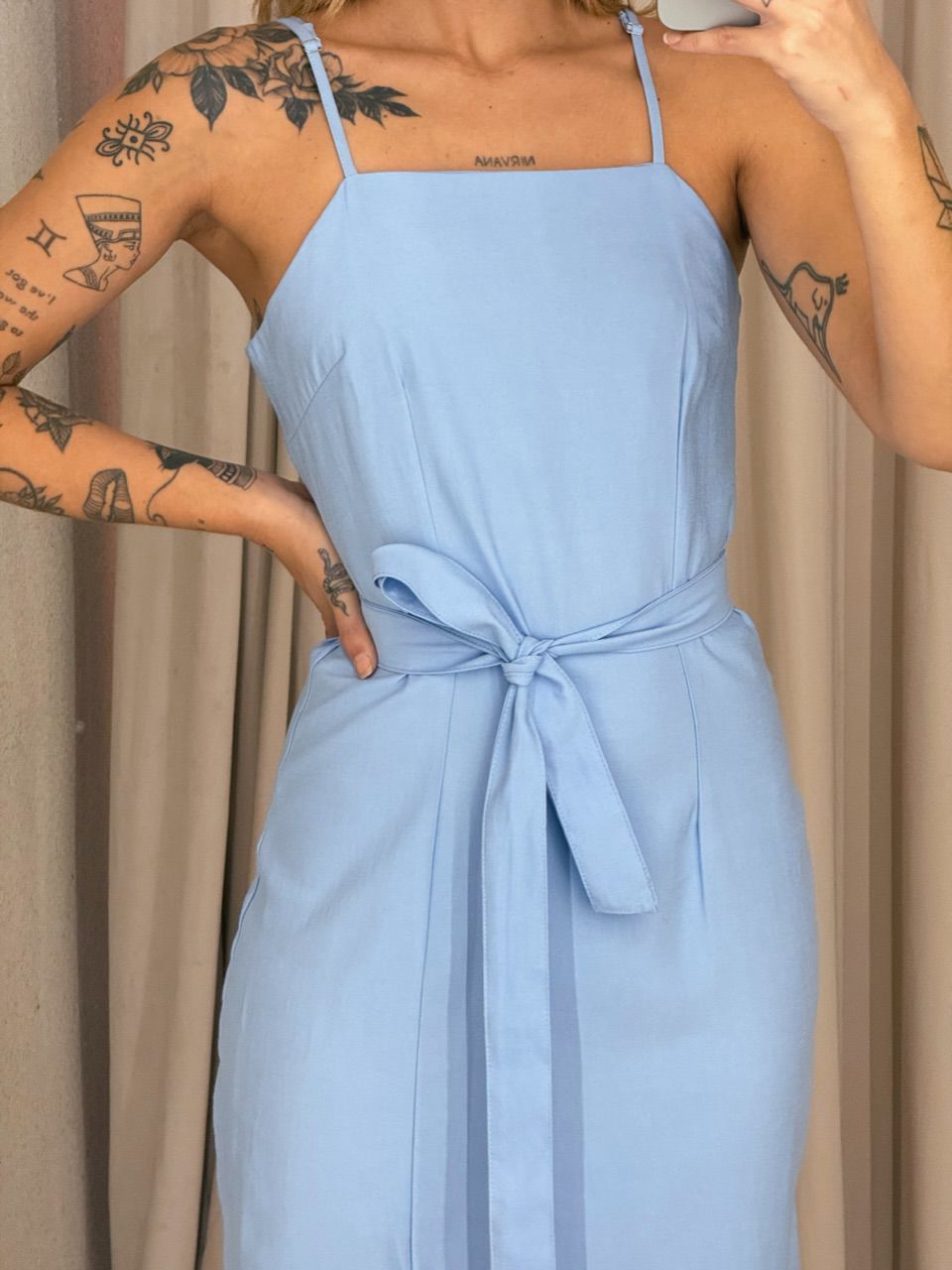 VESTIDO LUÍSE FENDA AZUL CLARO