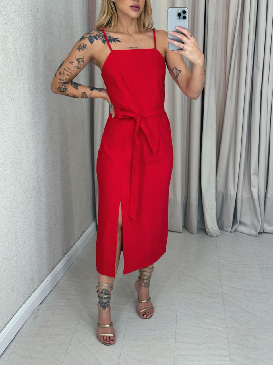 VESTIDO LUÍSE FENDA VERMELHO