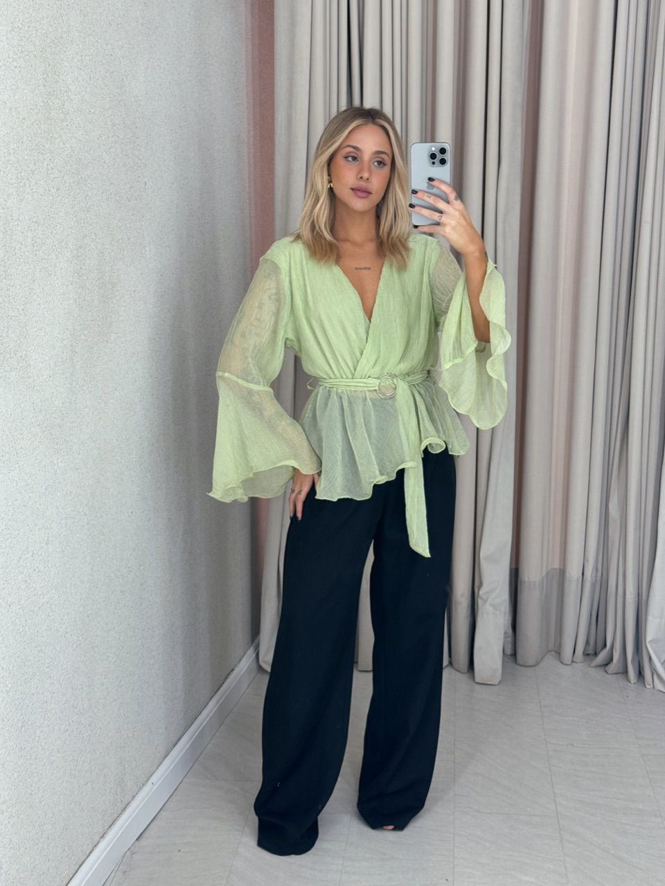 BLUSA ATENA DECOTE VERDE