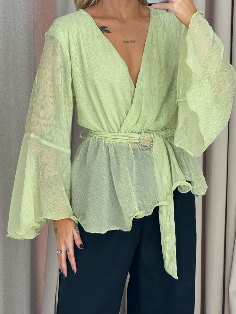 BLUSA ATENA DECOTE VERDE
