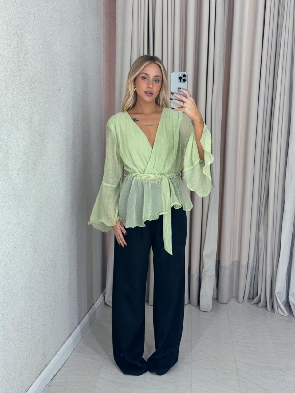 BLUSA ATENA DECOTE VERDE