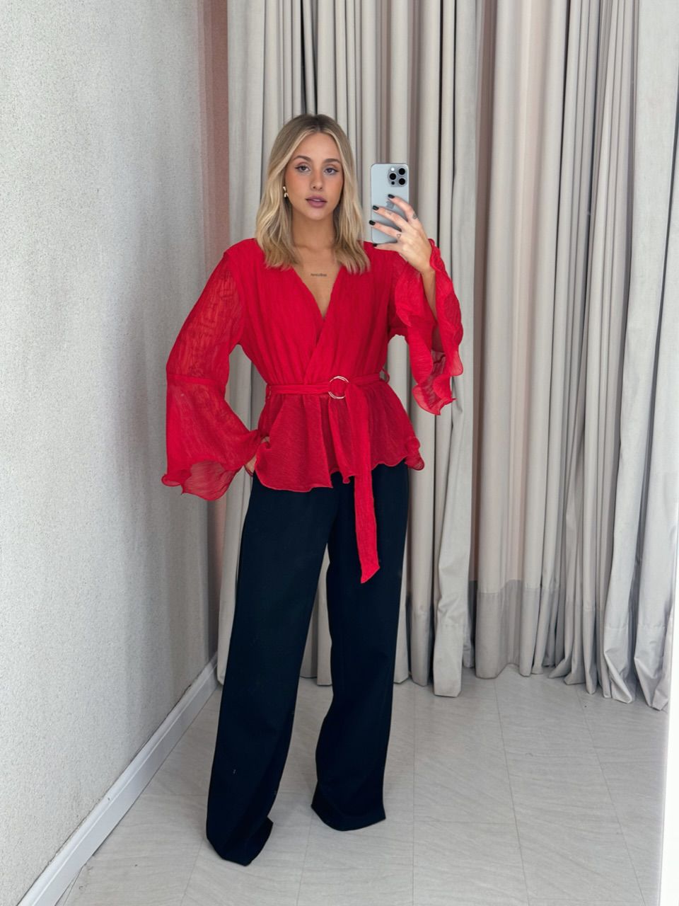 BLUSA ATENA DECOTE VERMELHA