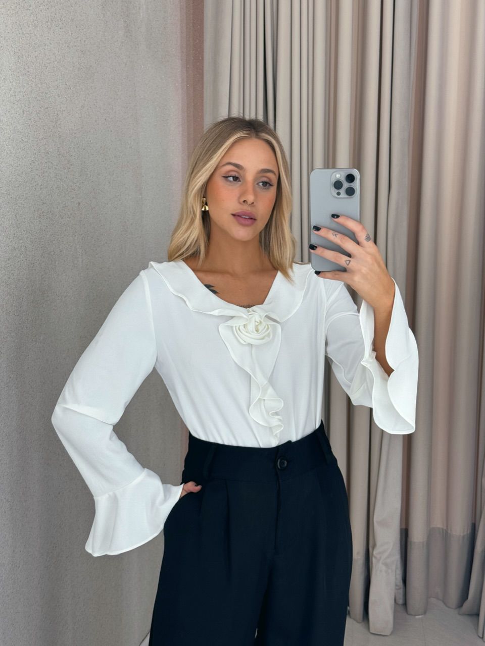 BLUSA SARA MANGA OFF - 0061340048 - CAROLLA FERRARO
