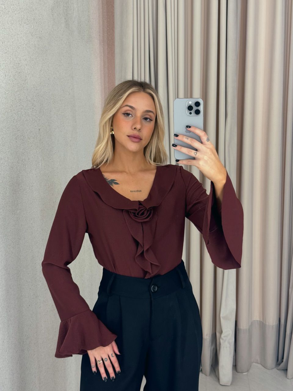 BLUSA SARA MANGA VINHO - 0061340168 - CAROLLA FERRARO