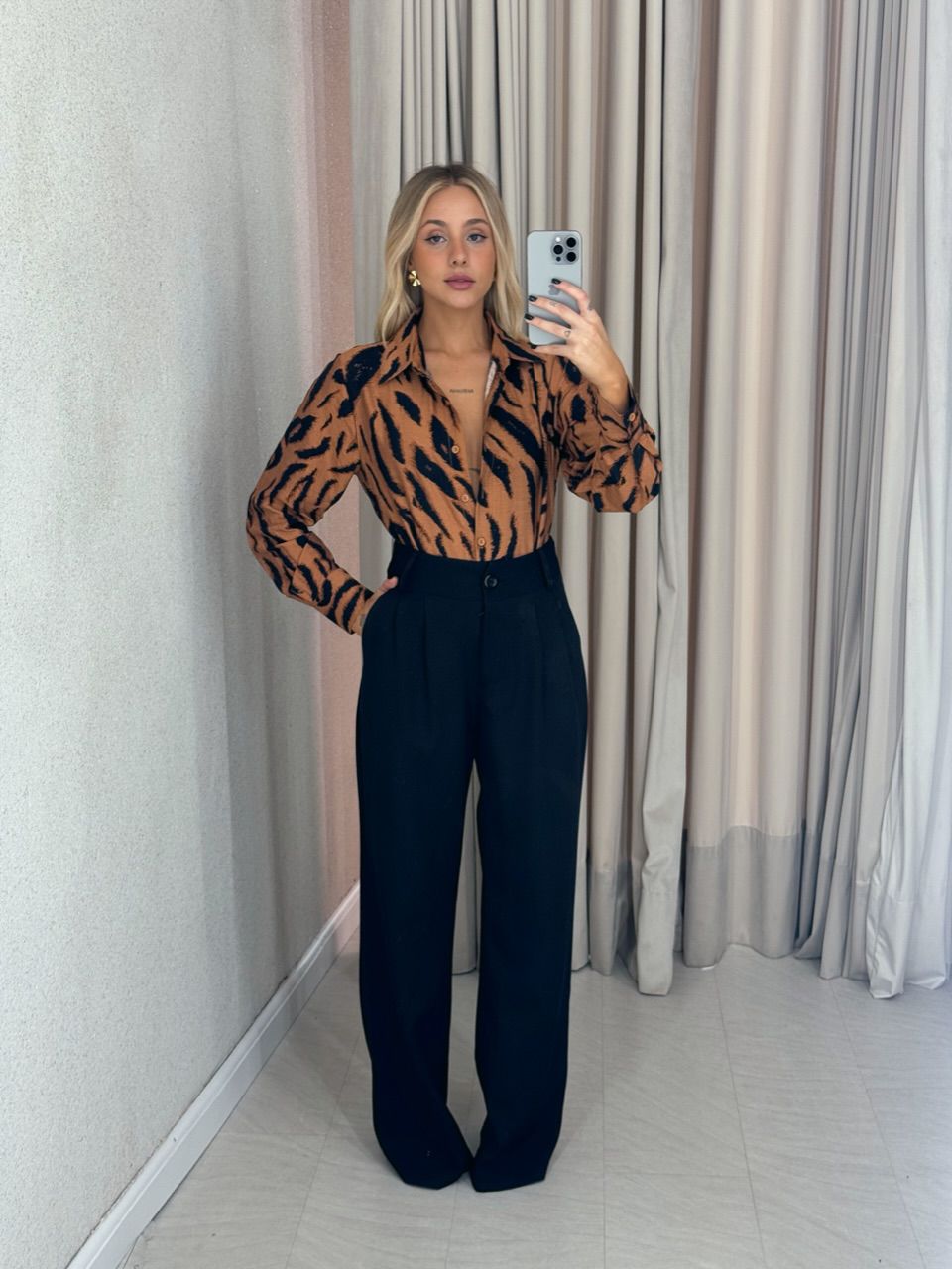 CAMISA BETANIA ANIMAL PRINT CARAMELO