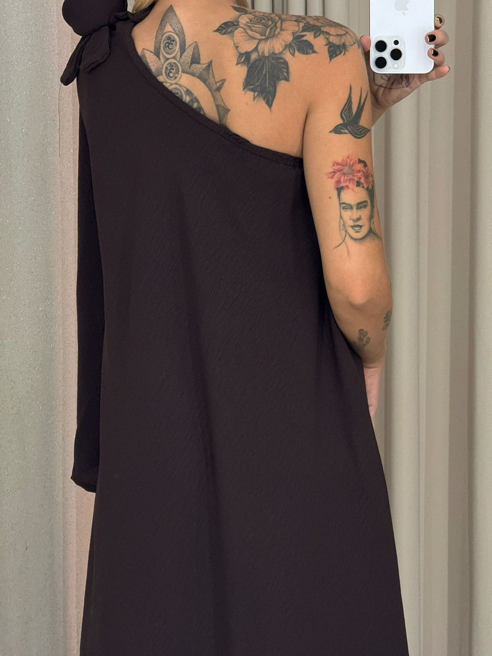 VESTIDO LINETE FLOR NULA MANGA MARROM