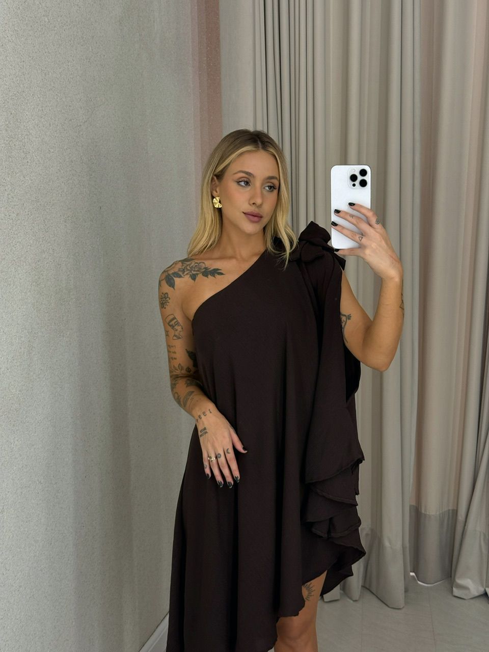 VESTIDO LINETE FLOR NULA MANGA MARROM