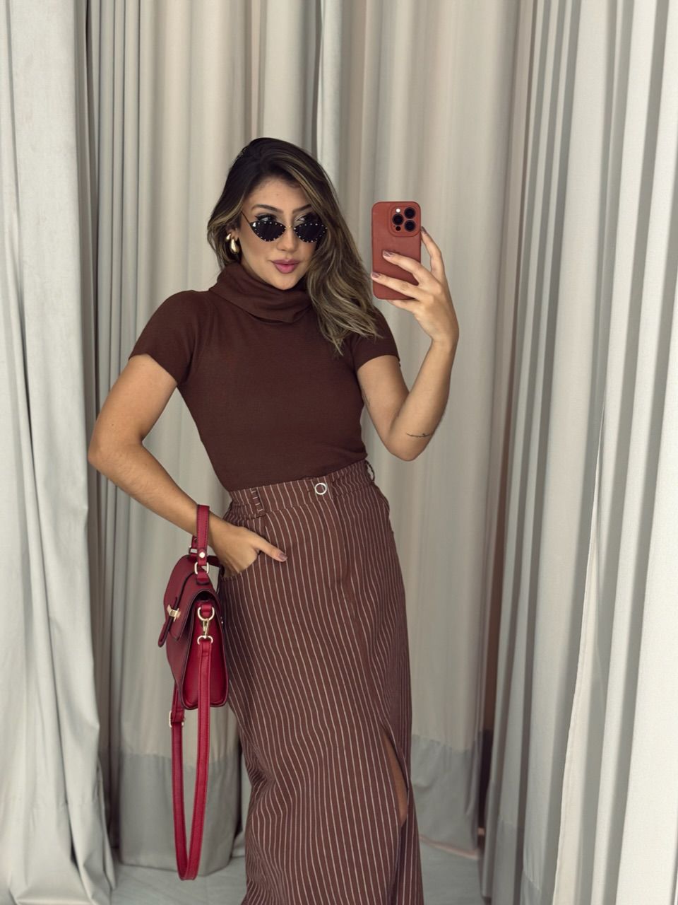 BLUSA INGRID GOLA ALTA MARROM