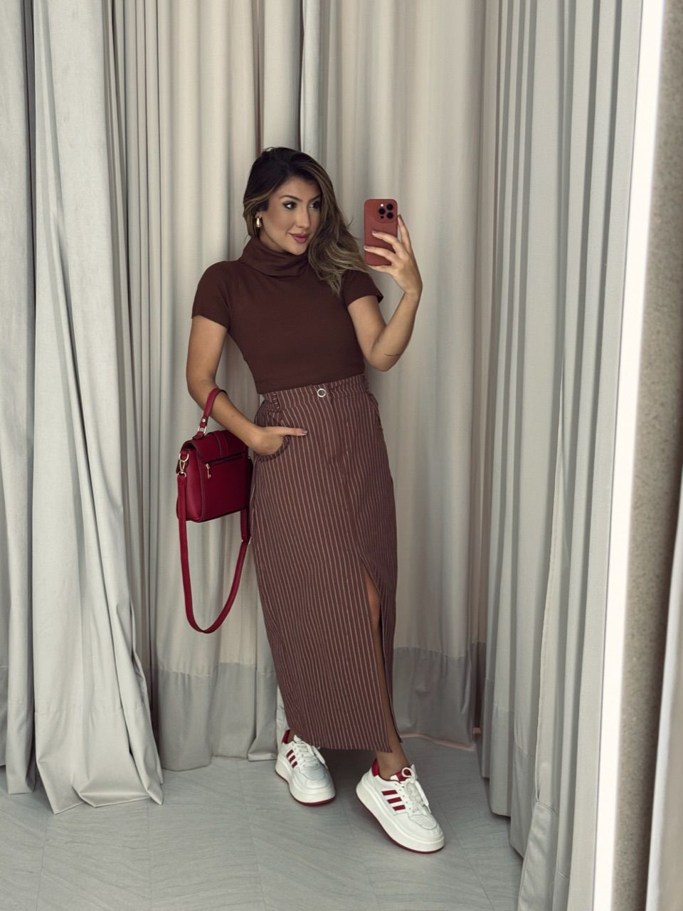 BLUSA INGRID GOLA ALTA MARROM