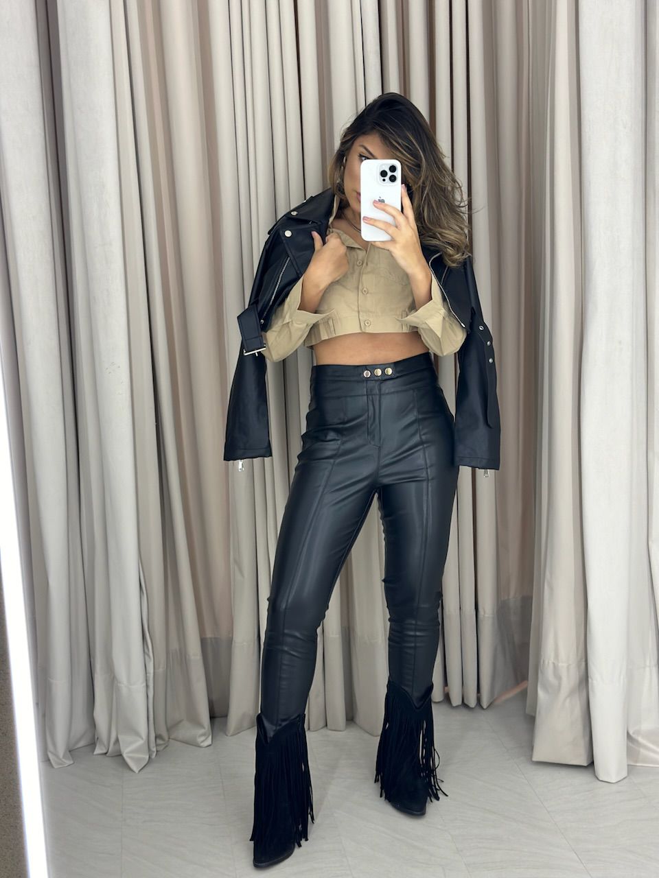 CALÇA AMANDA COURINO PRETA